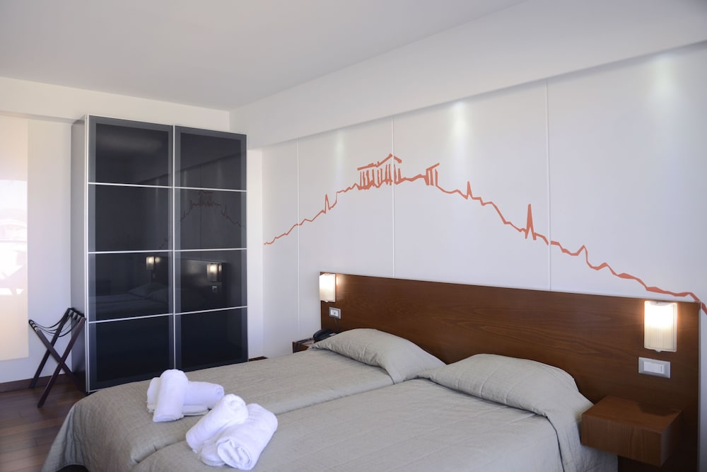 Dorian Inn, Sure Hotel Collection by Best Western — Hotel rooms in Athens, Attica