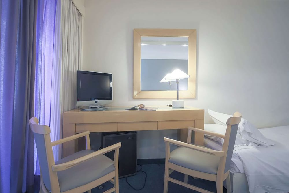 Dorian Inn, Sure Hotel Collection by Best Western — Hotel rooms in Athens, Attica