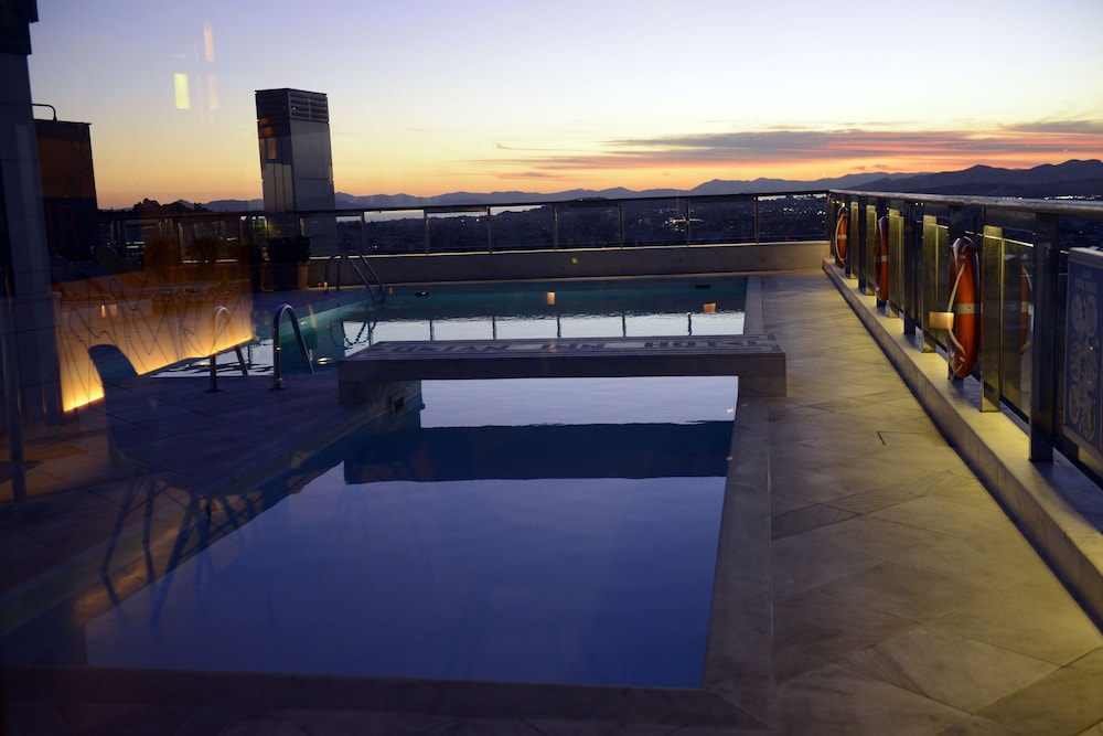 Dorian Inn, Sure Hotel Collection by Best Western — Swimming pool in Athens, Attica