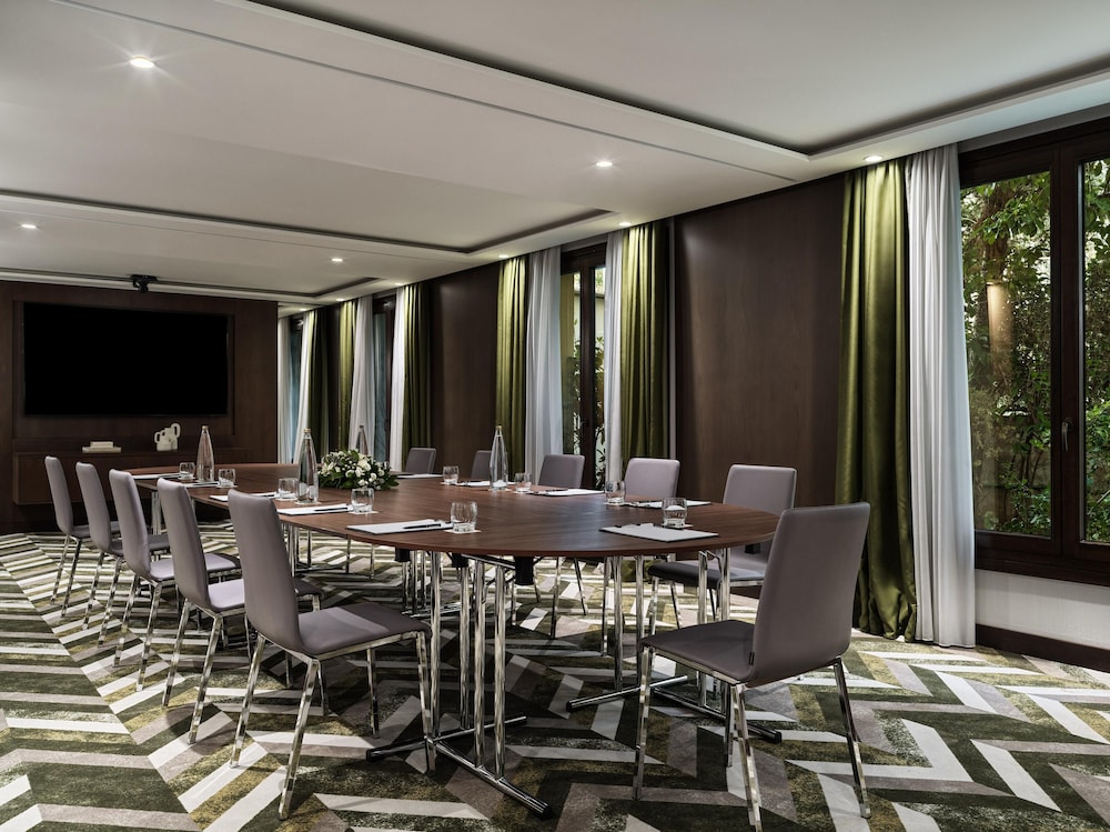 Electra Palace Athens — Hotel building in Athens, Attica