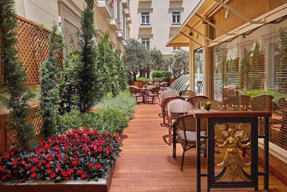 Hotel Grande Bretagne, a Luxury Collection Hotel, Athens — Restaurant & bars in Athens, Attica