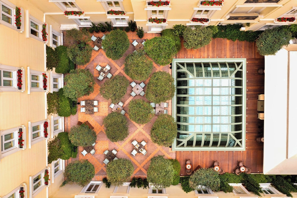 Hotel Grande Bretagne, a Luxury Collection Hotel, Athens — Hotel building in Athens, Attica