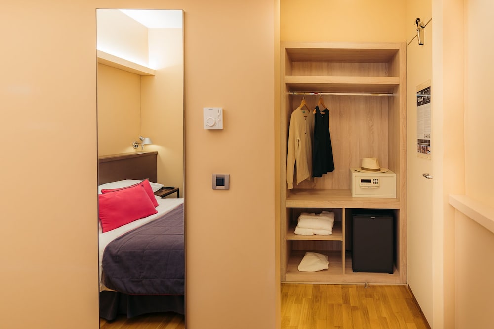 Herodion Athens — Hotel rooms in Athens, Attica