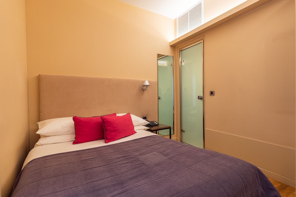 Herodion Athens — Hotel rooms in Athens, Attica