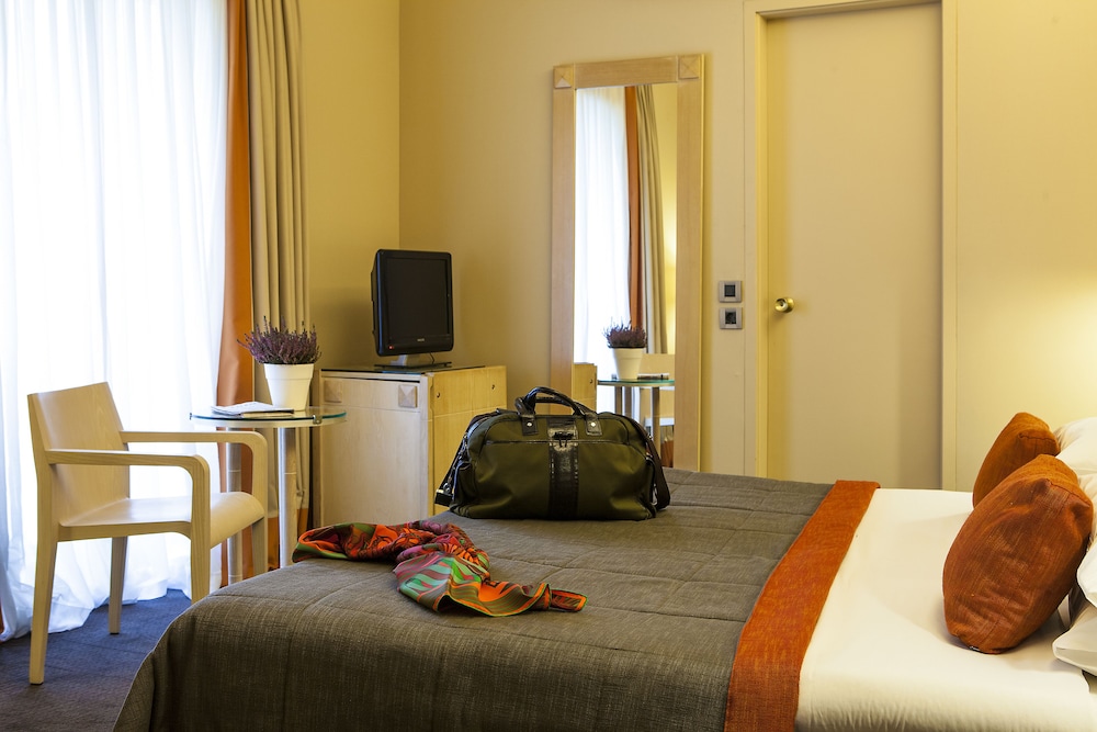 Herodion Athens — Hotel rooms in Athens, Attica