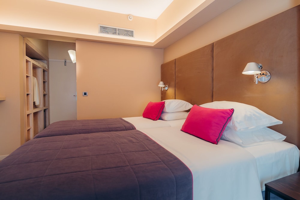 Herodion Athens — Hotel rooms in Athens, Attica