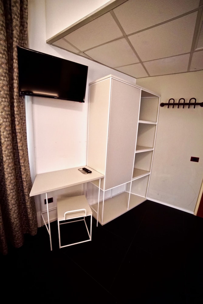 Hotel Centrale — Hotel rooms in Mestre, Veneto