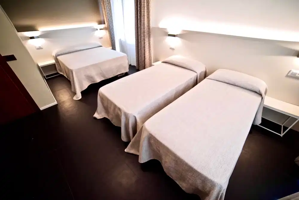 Hotel Centrale — Hotel rooms in Mestre, Veneto