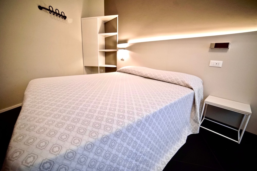 Hotel Centrale — Hotel rooms in Mestre, Veneto