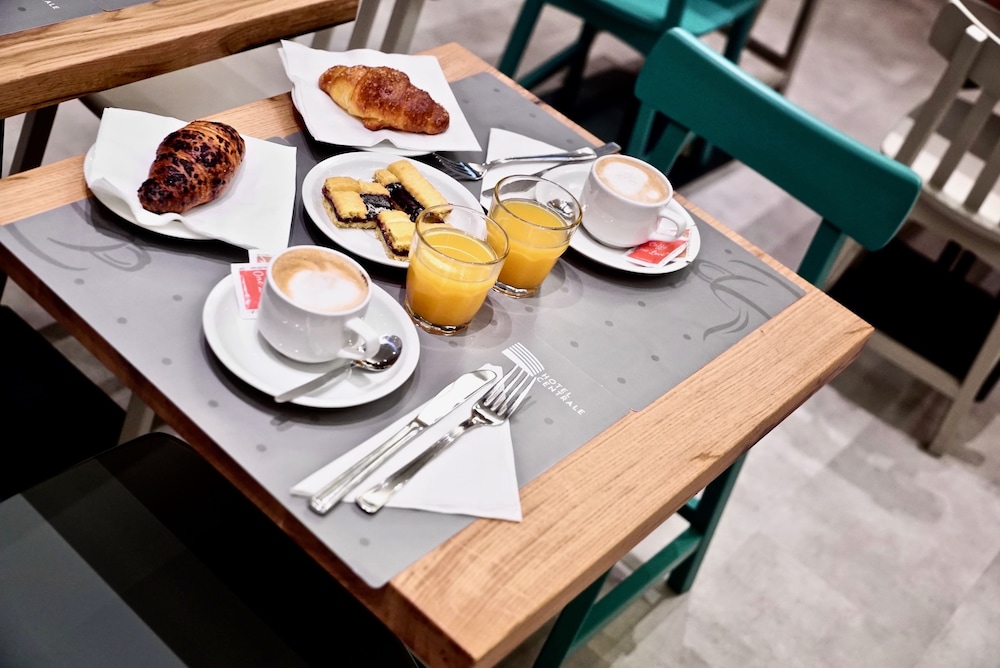 Hotel Centrale — Restaurant & bars in Mestre, Veneto