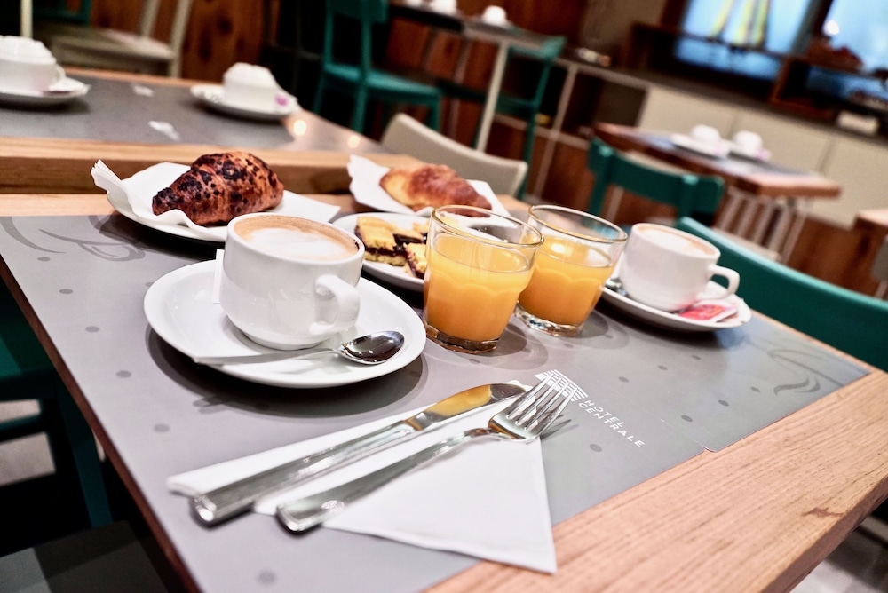 Hotel Centrale — Restaurant & bars in Mestre, Veneto