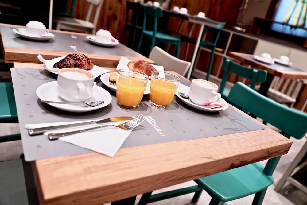 Hotel Centrale — Restaurant & bars in Mestre, Veneto