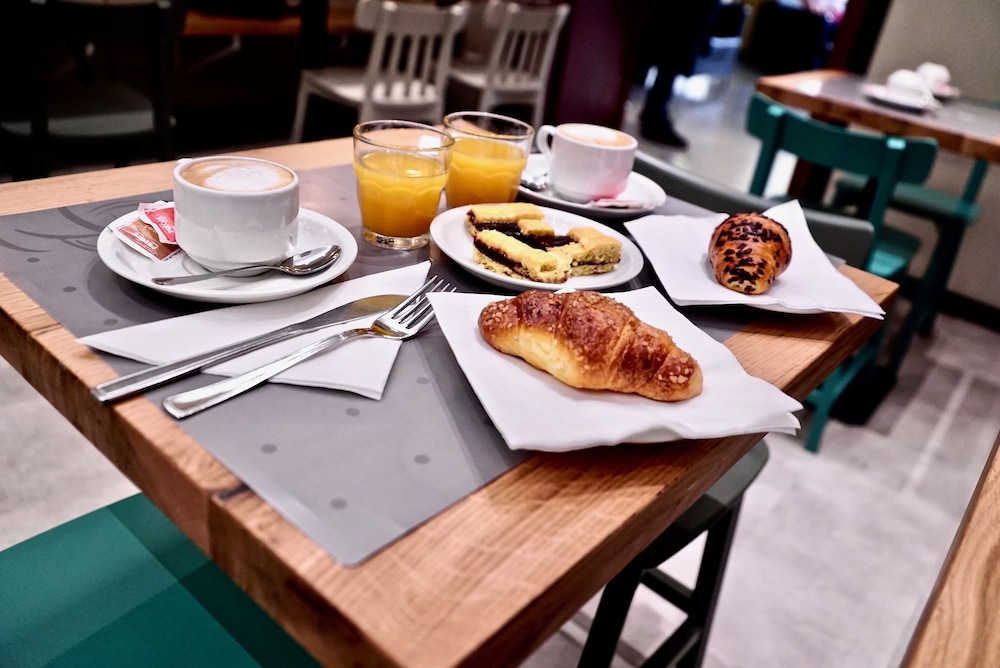 Hotel Centrale — Restaurant & bars in Mestre, Veneto