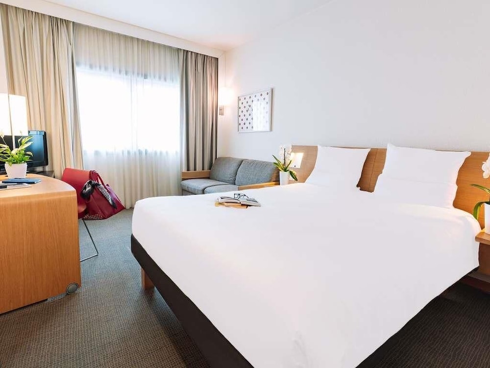 Novotel Venezia Mestre Castellana — Hotel rooms in Mestre, Veneto