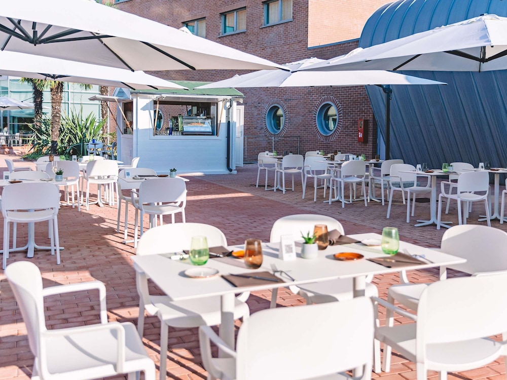 Novotel Venezia Mestre Castellana — Restaurant & bars in Mestre, Veneto