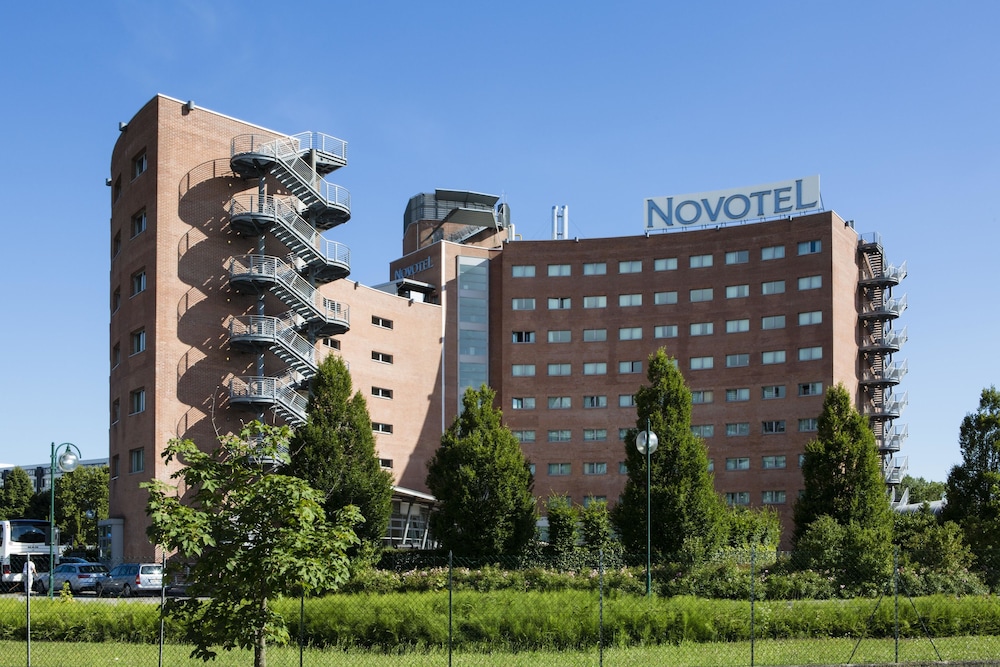 Novotel Venezia Mestre Castellana — Hotel building in Mestre, Veneto