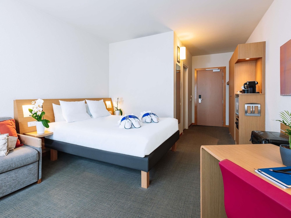 Novotel Venezia Mestre Castellana — Hotel rooms in Mestre, Veneto