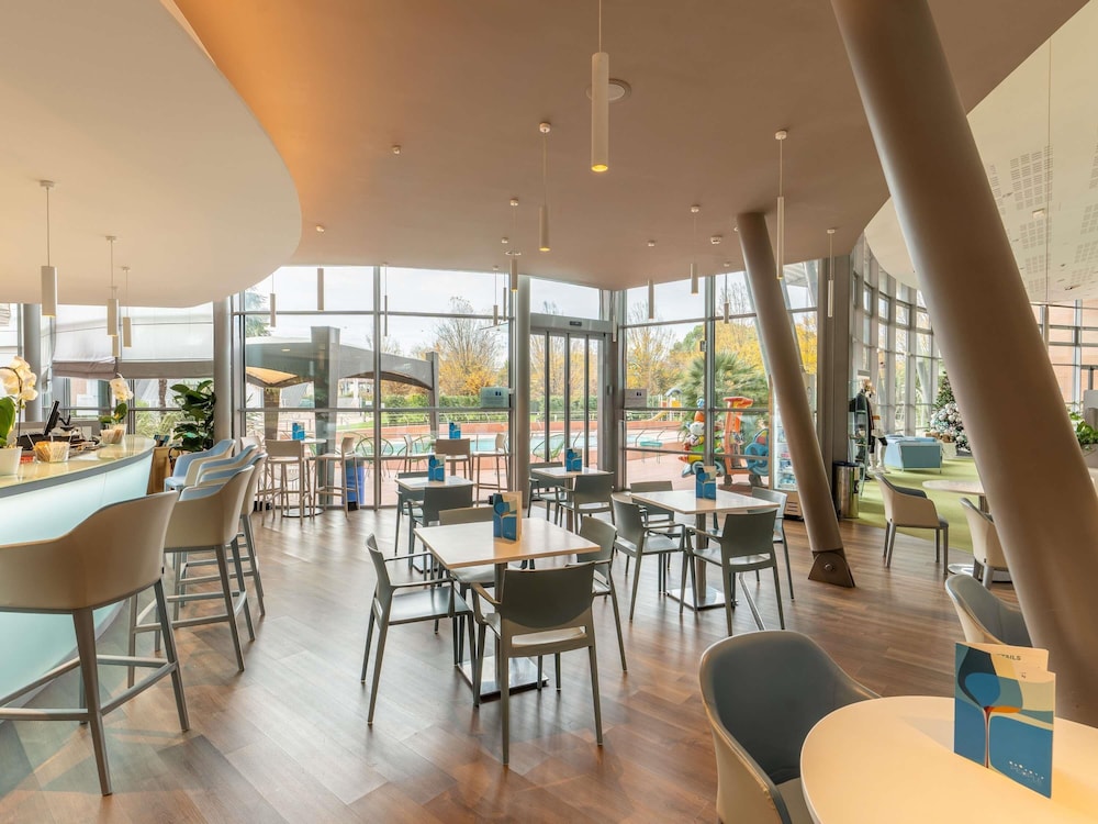 Novotel Venezia Mestre Castellana — Restaurant & bars in Mestre, Veneto
