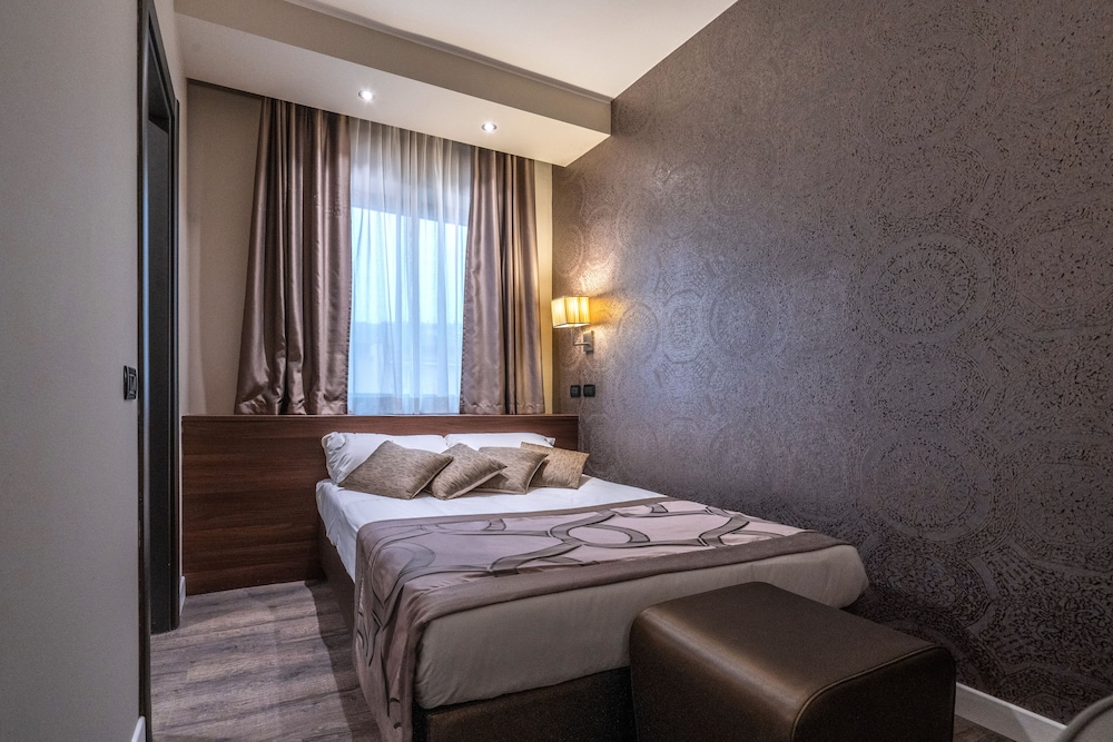 Smart Hotel Holiday — Hotel rooms in Mestre, Veneto