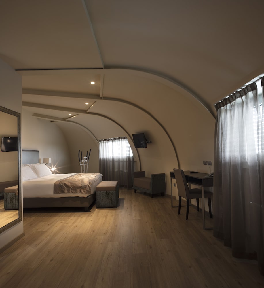 Smart Hotel Holiday — Hotel rooms in Mestre, Veneto