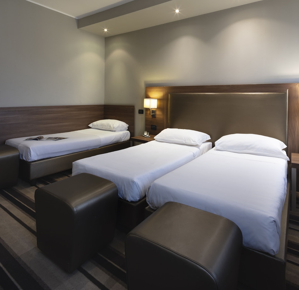 Smart Hotel Holiday — Hotel rooms in Mestre, Veneto