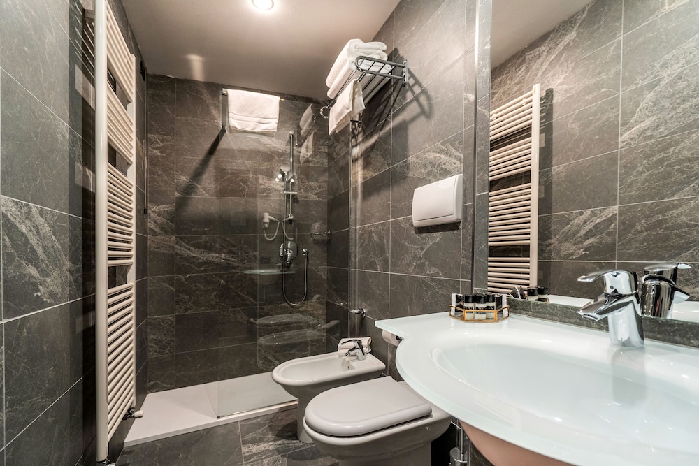 Smart Hotel Holiday — Hotel rooms in Mestre, Veneto