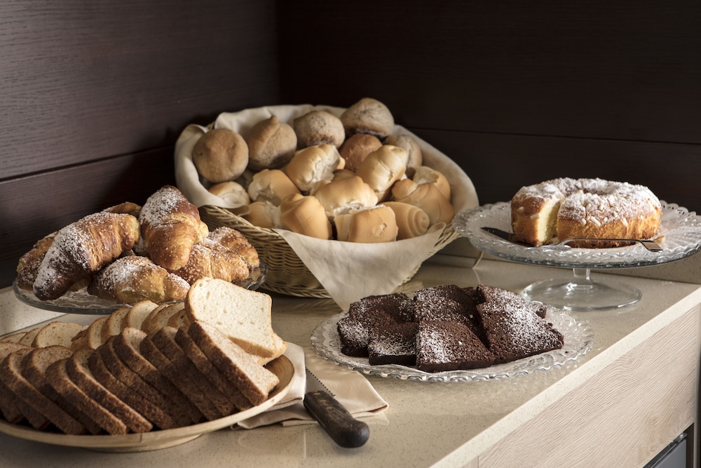 Smart Hotel Holiday — Restaurant & bars in Mestre, Veneto
