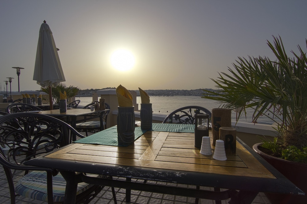 Grand Hotel Excelsior — Restaurant & bars in Floriana, Malta Island