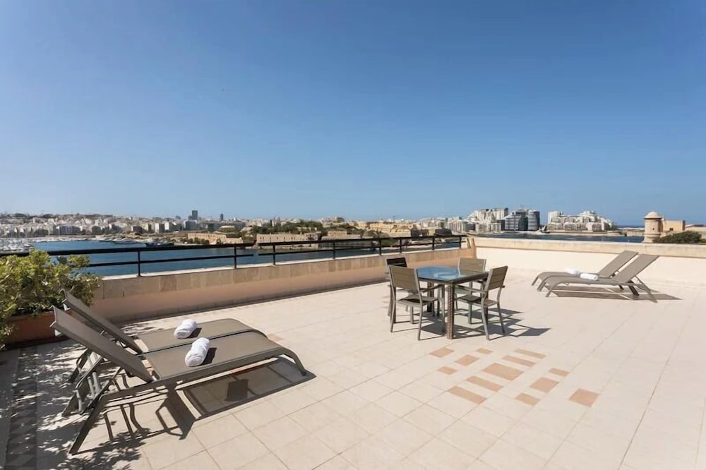 Grand Hotel Excelsior — Attractions in the area in Floriana, Malta Island
