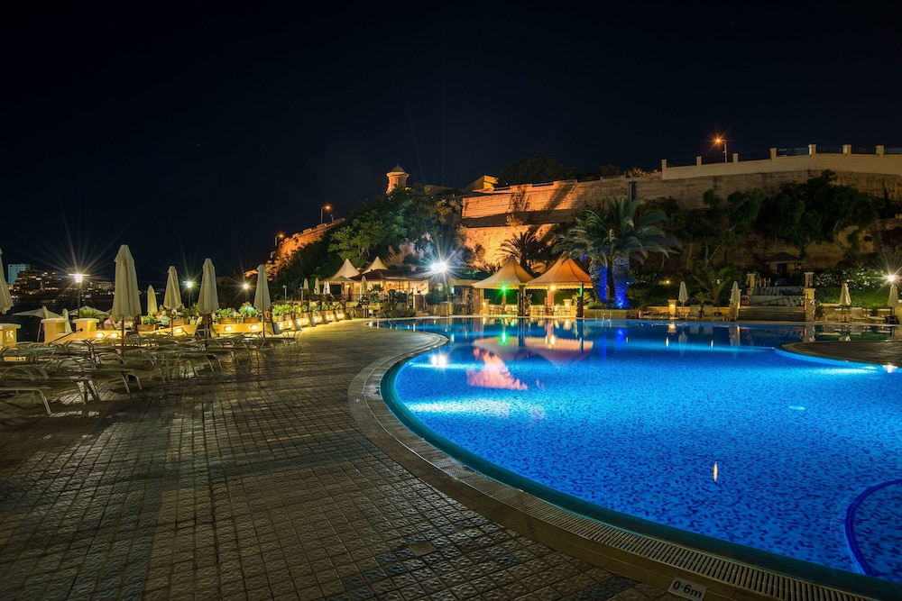Grand Hotel Excelsior — Swimming pool in Floriana, Malta Island