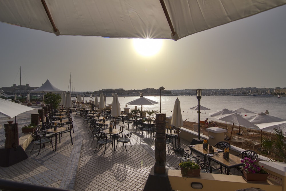 Grand Hotel Excelsior — Restaurant & bars in Floriana, Malta Island