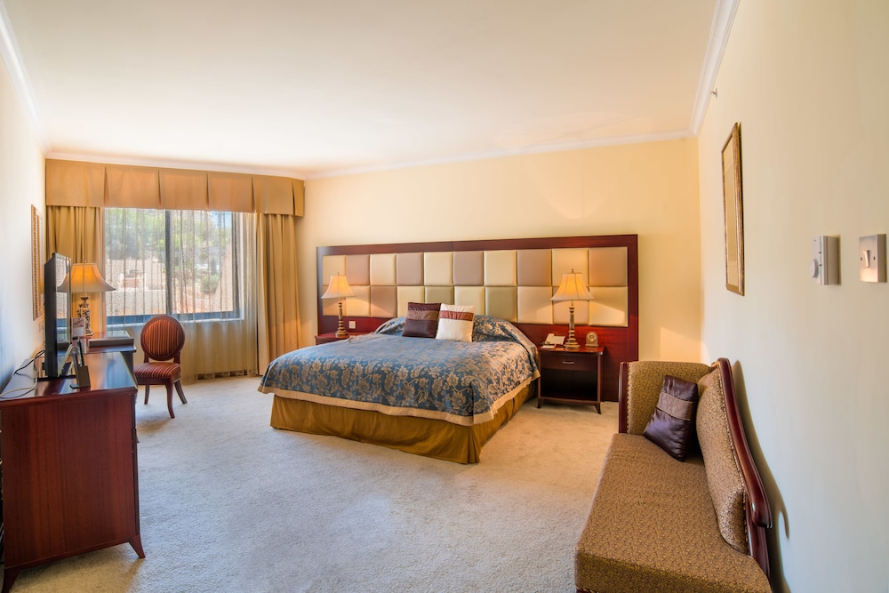Grand Hotel Excelsior — Hotel rooms in Floriana, Malta Island