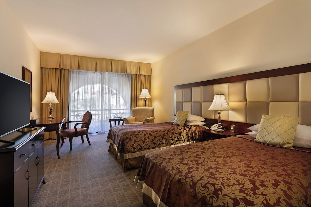 Grand Hotel Excelsior — Hotel rooms in Floriana, Malta Island