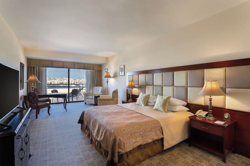 Grand Hotel Excelsior — Hotel rooms in Floriana, Malta Island