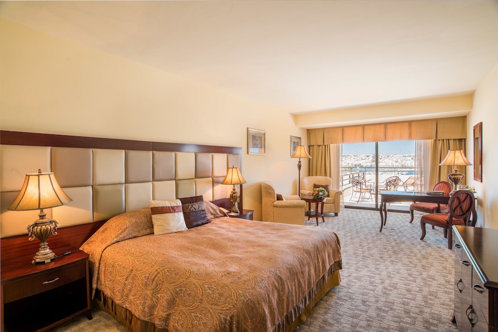 Grand Hotel Excelsior — Hotel rooms in Floriana, Malta Island
