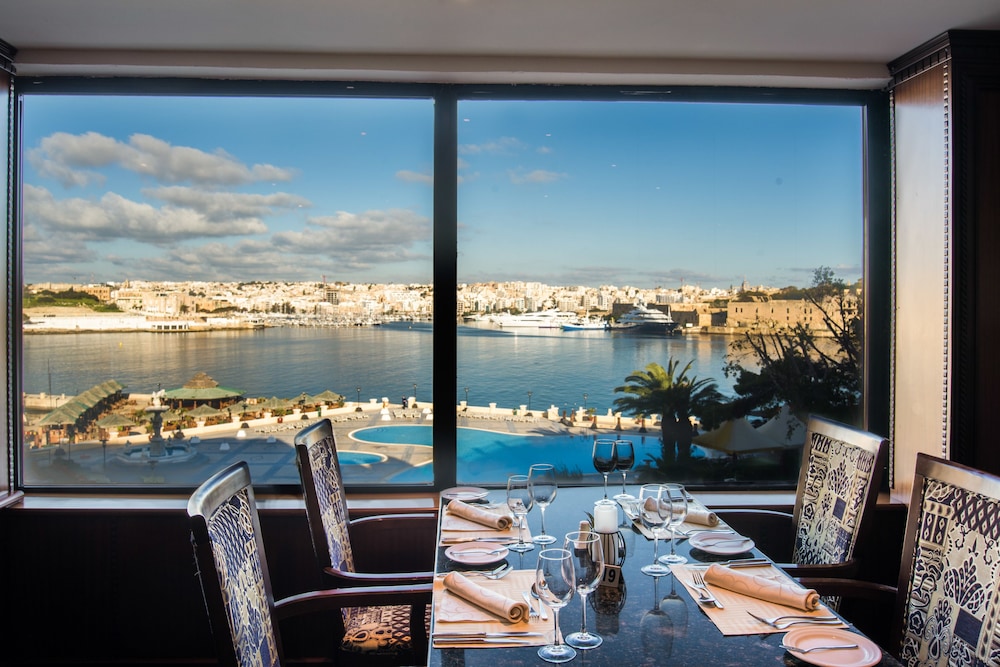 Grand Hotel Excelsior — Restaurant & bars in Floriana, Malta Island