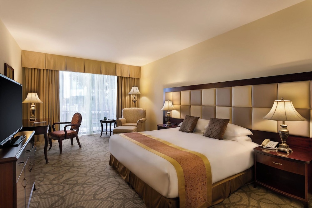 Grand Hotel Excelsior — Hotel rooms in Floriana, Malta Island