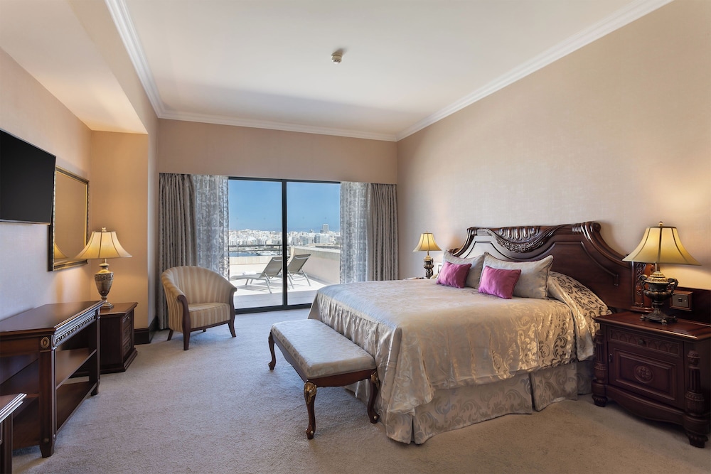 Grand Hotel Excelsior — Hotel rooms in Floriana, Malta Island