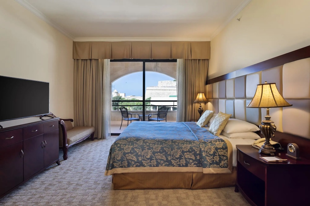 Grand Hotel Excelsior — Hotel rooms in Floriana, Malta Island