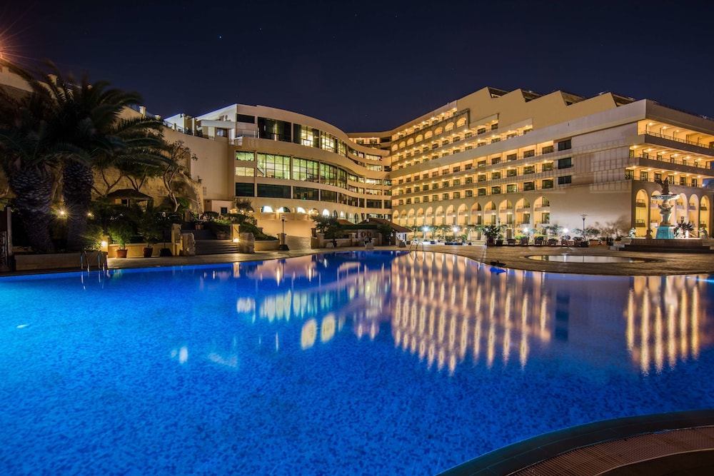 Grand Hotel Excelsior — Swimming pool in Floriana, Malta Island