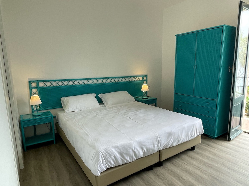 Hotel Baia Delle Sirene — Taormina, Sicily