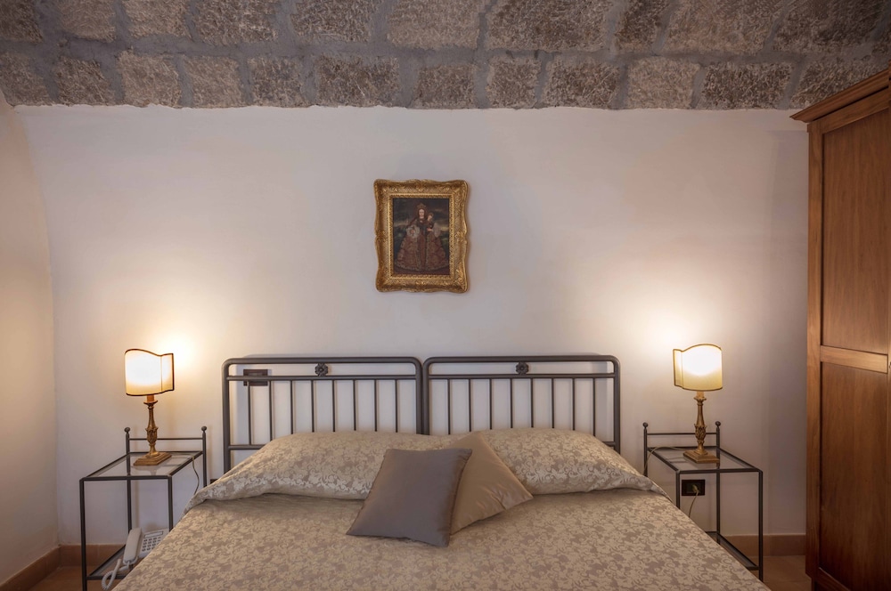 Hotel Bel Soggiorno — Hotel rooms in Taormina, Sicily