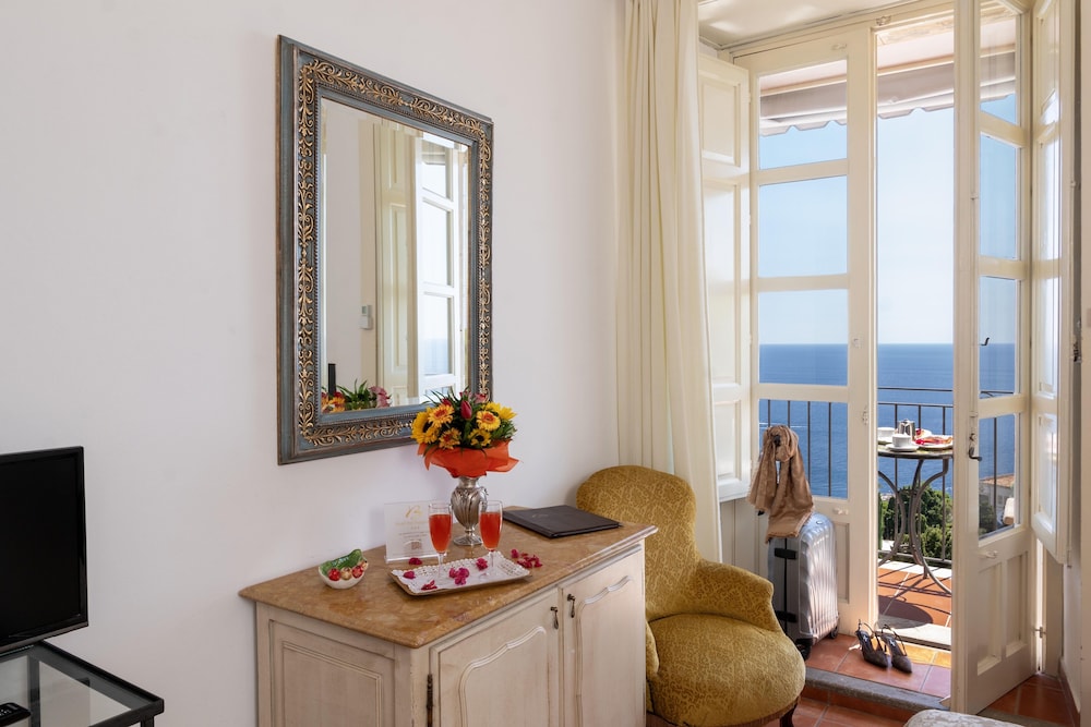 Hotel Bel Soggiorno — Hotel rooms in Taormina, Sicily