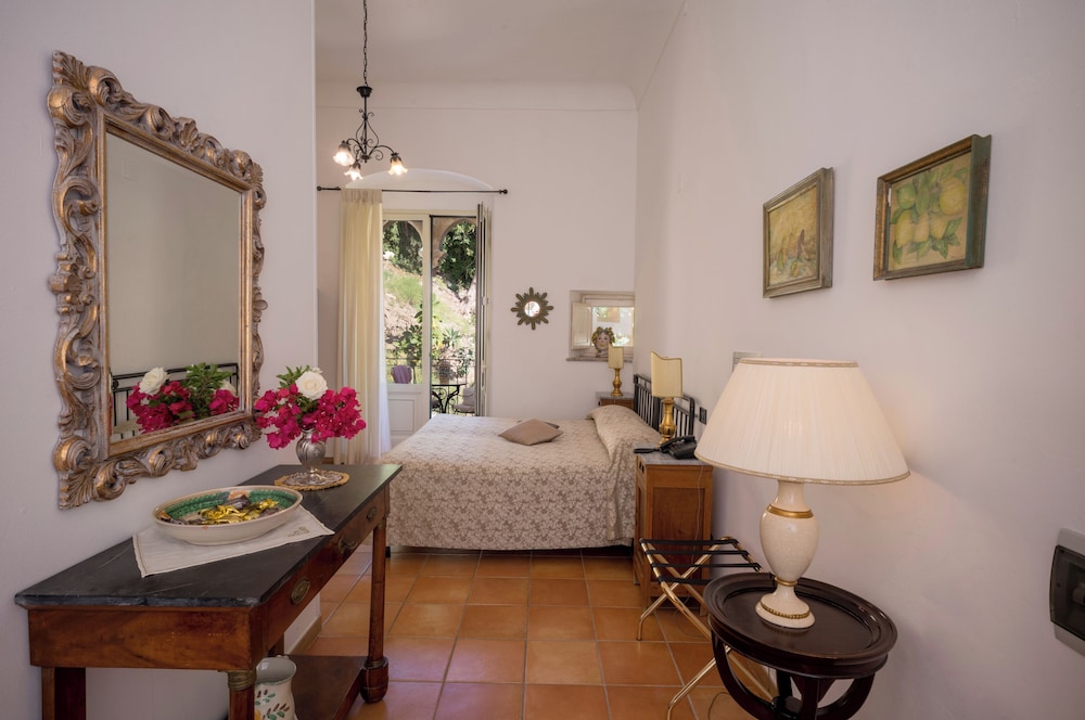 Hotel Bel Soggiorno — Hotel rooms in Taormina, Sicily