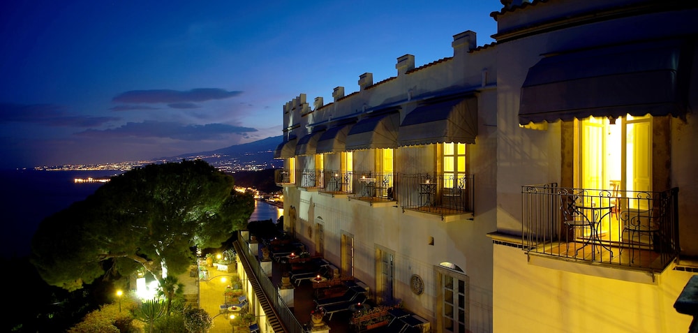 Hotel Bel Soggiorno — Hotel building in Taormina, Sicily