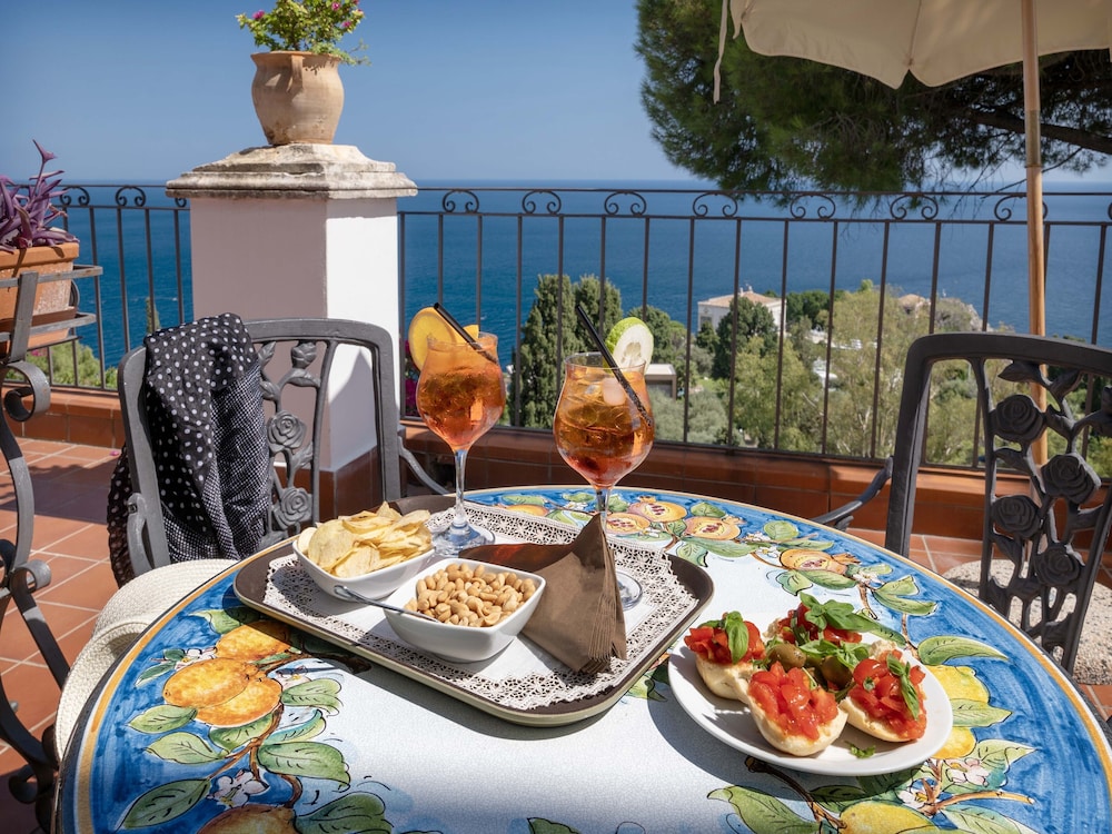 Hotel Bel Soggiorno — Restaurant & bars in Taormina, Sicily