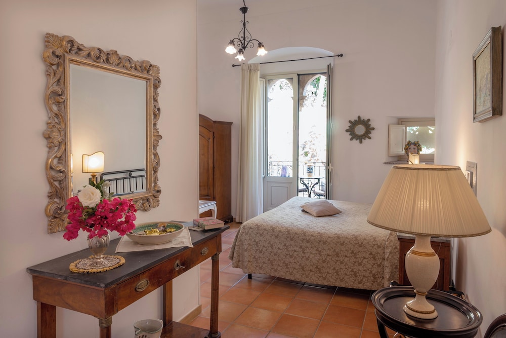Hotel Bel Soggiorno — Hotel rooms in Taormina, Sicily