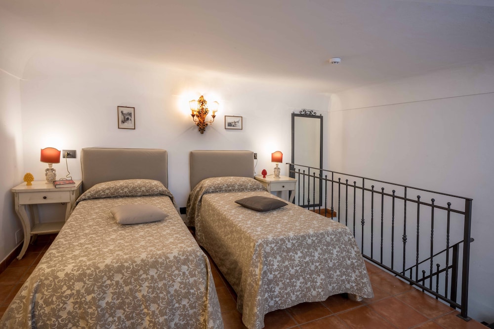 Hotel Bel Soggiorno — Hotel rooms in Taormina, Sicily