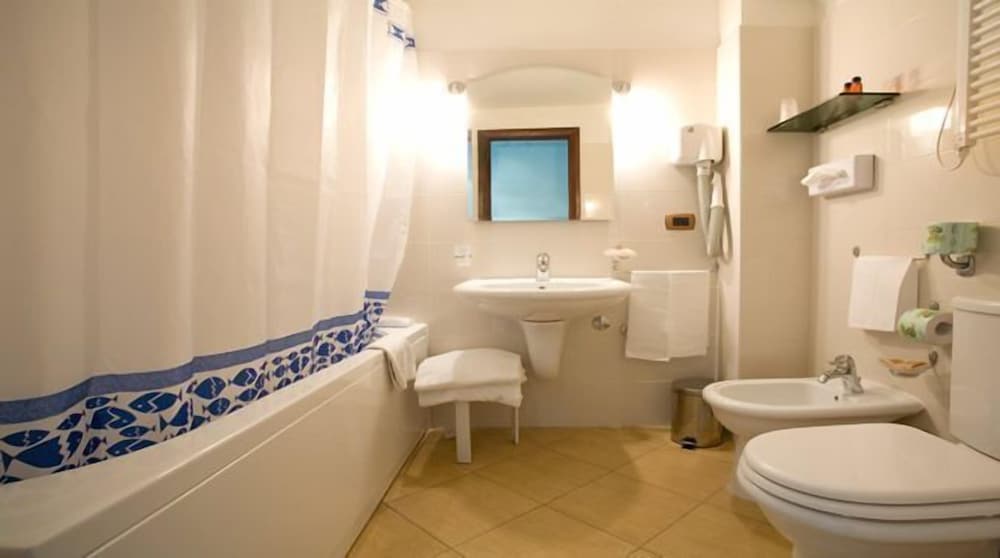Hotel Continental — Hotel rooms in Taormina, Sicily