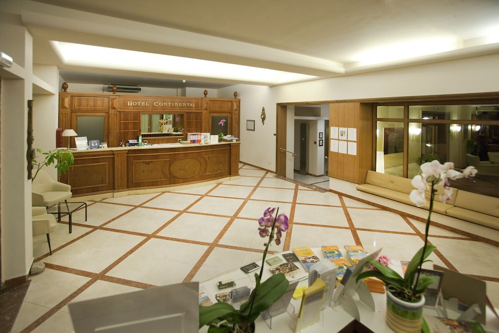 Hotel Continental — Hotel building in Taormina, Sicily